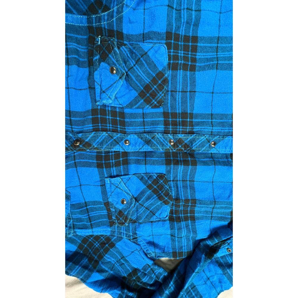 Roebuck & Co Long Sleeve Button Down Flannel Blue/Black checkered - Picture 3 of 5